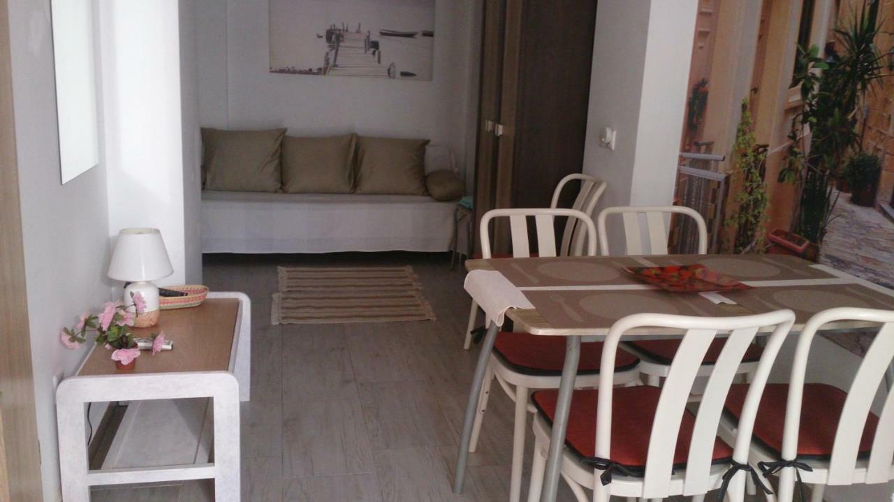 Madamme Curie Apartment Torrevieja Exterior foto